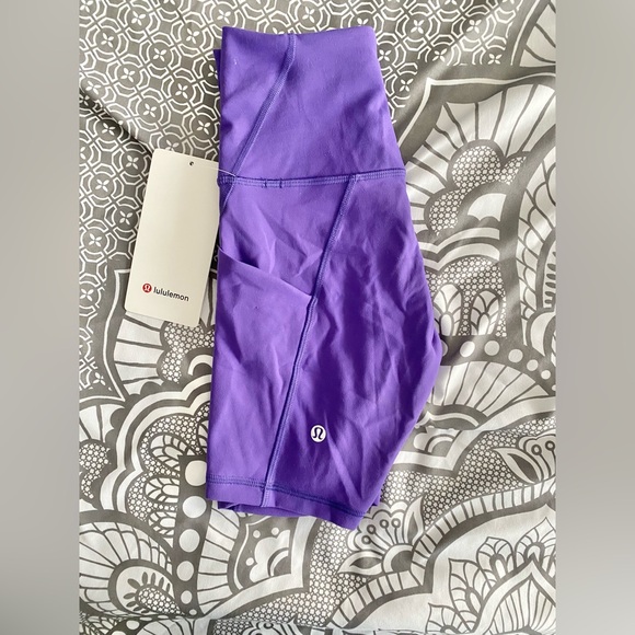 SOLD🔴NWT Lululemon Bike Shorts - Picture 1 of 4